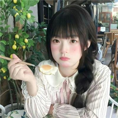 蓝天花朵
